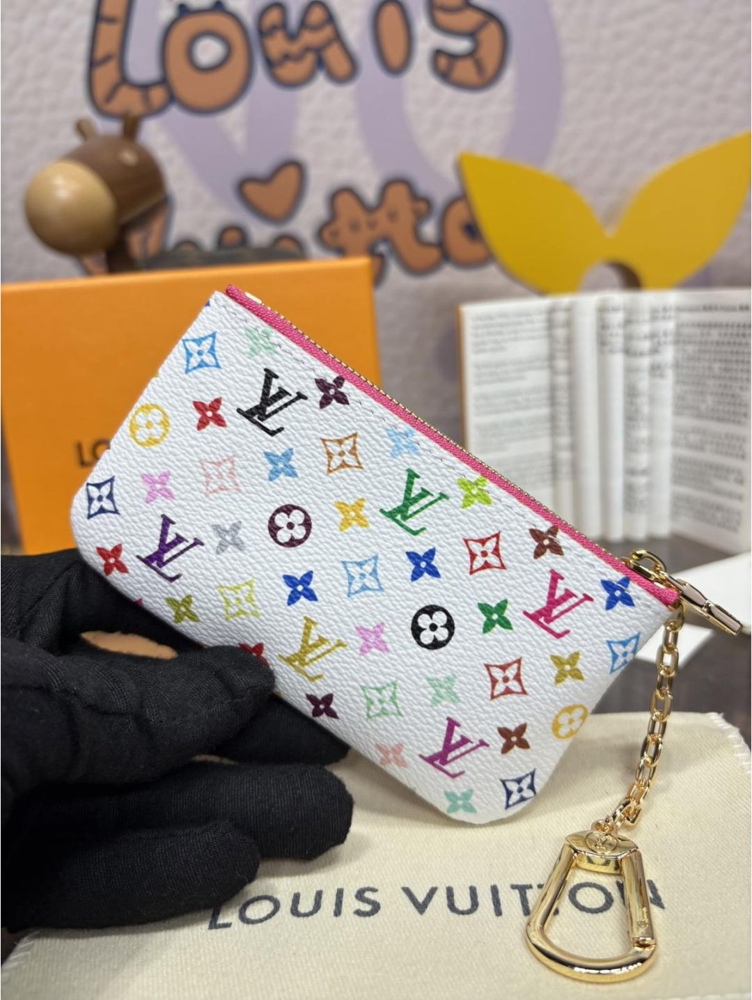 louis-vuitton-white-multicolor-monogram-zip-key-pouch-rxlvj01126-03