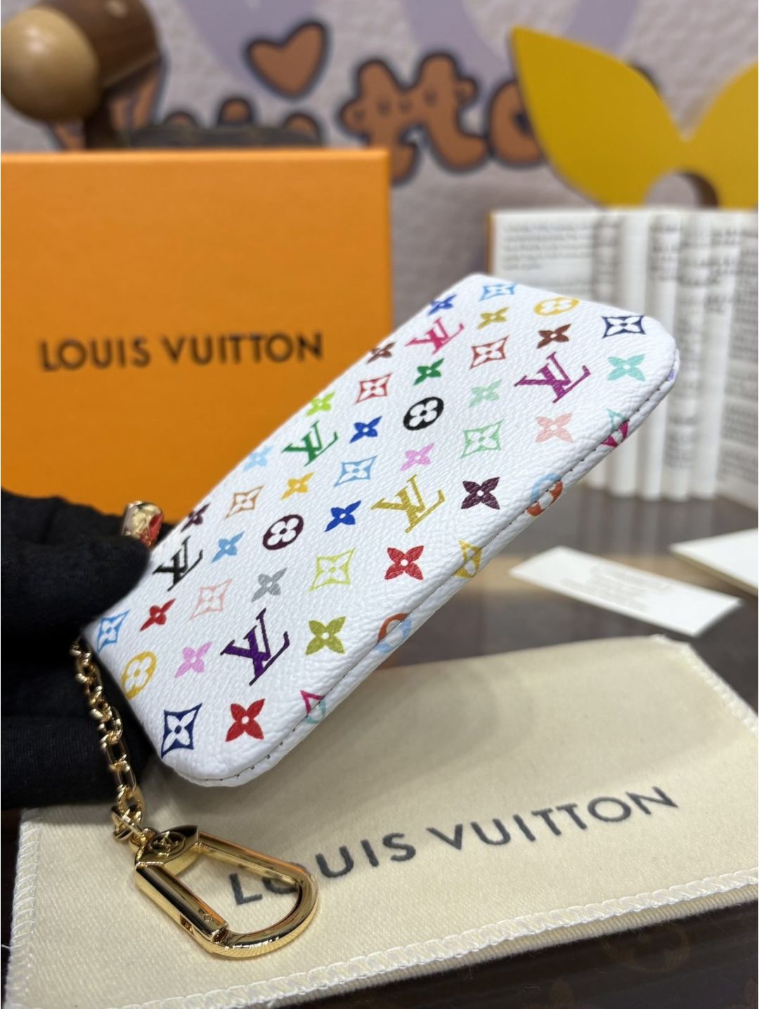 louis-vuitton-white-multicolor-monogram-zip-key-pouch-rxlvj01126-04