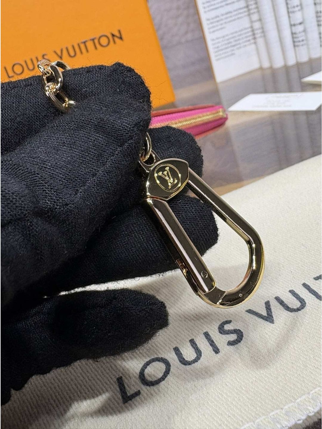 louis-vuitton-white-multicolor-monogram-zip-key-pouch-rxlvj01126-06