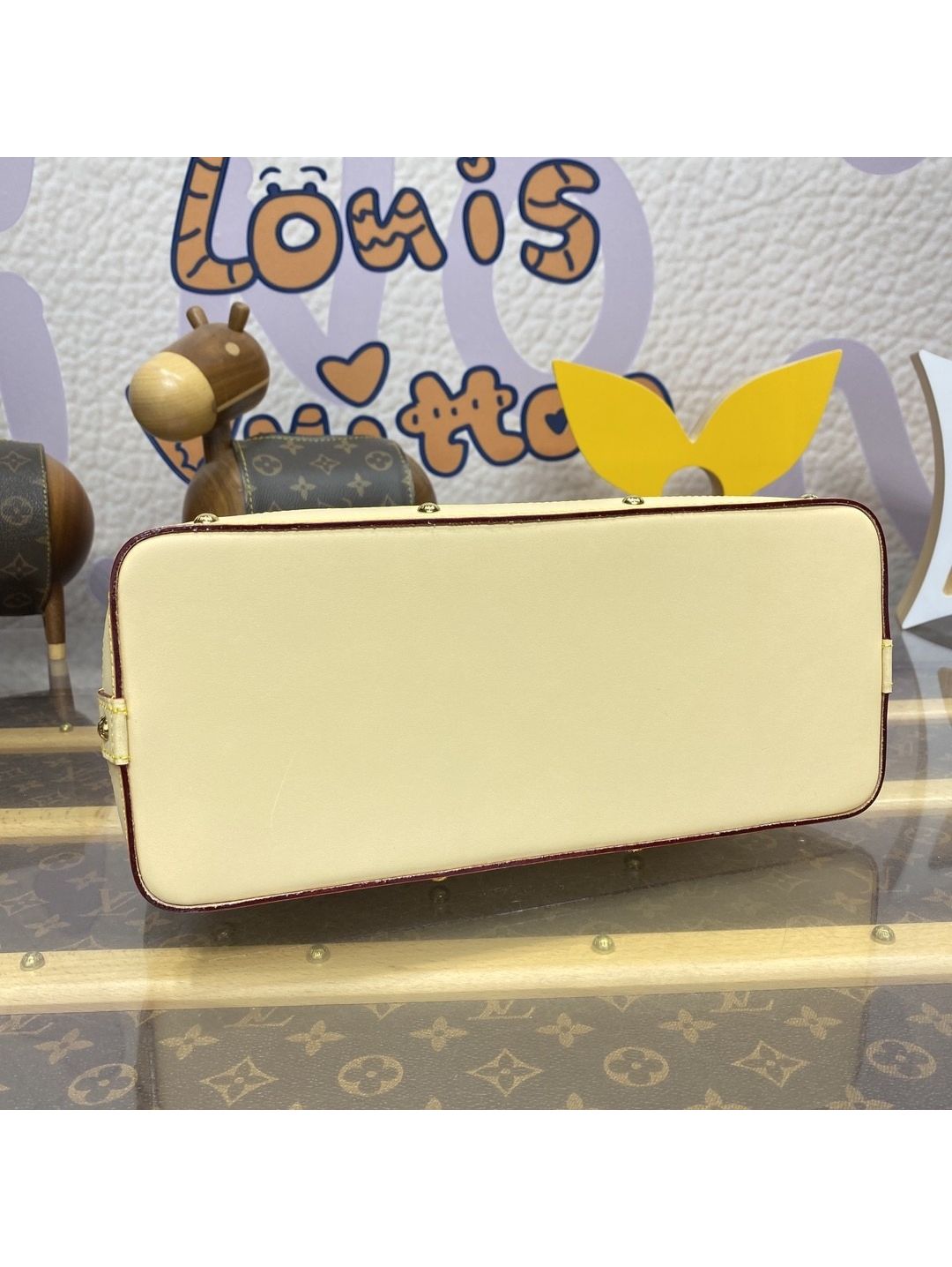 louis-vuitton-white-multicolor-structured-vanity-bag-rxlvj01101-04