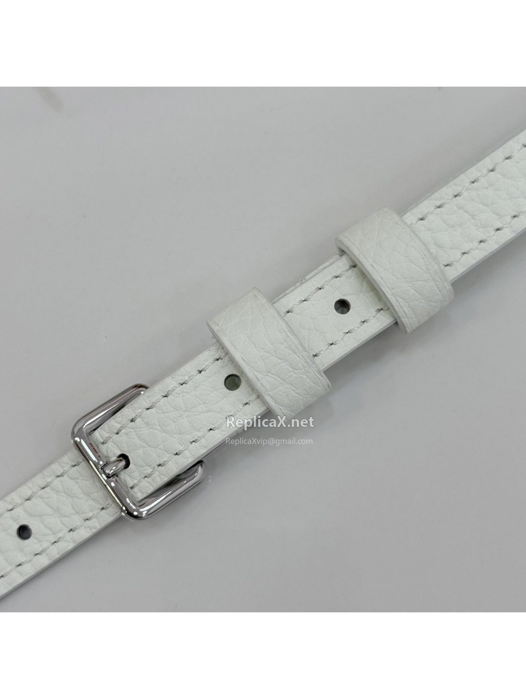louis-vuitton-white-rounded-top-handle-bag-with-decorative-chain-rxlvj01695-02