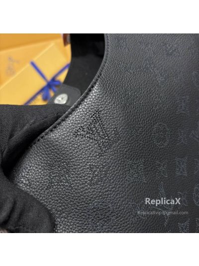 Louis Vuitton Neverfull M52950 in black epi leather