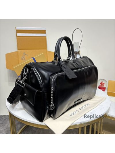 Louis Vuitton Speedy M13992 in black epi leather
