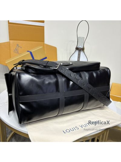 Louis Vuitton Speedy M13992 in black epi leather