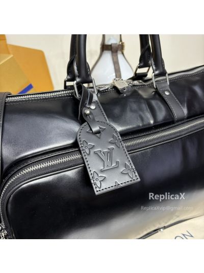 Louis Vuitton Speedy M13992 in black epi leather