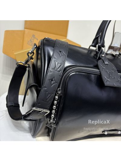 Louis Vuitton Speedy M13992 in black epi leather