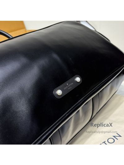 Louis Vuitton Speedy M13992 in black epi leather