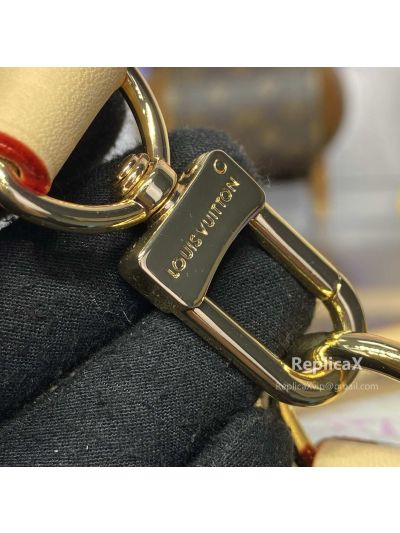 Louis Vuitton Bumbag in white monogram canvas M13660