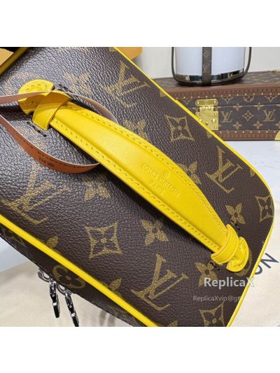Louis Vuitton Vanity Case in brown monogram canvas