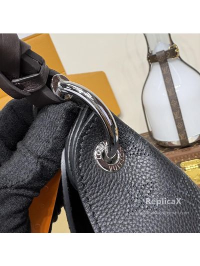 Louis Vuitton Neverfull M52950 in black epi leather