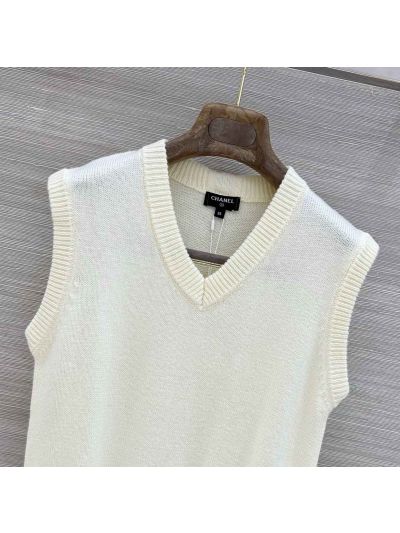 Chanel Cashmere Sleeveless Top in White