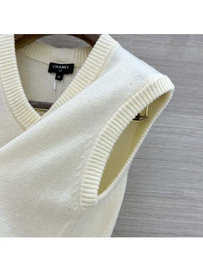 Chanel Cashmere Sleeveless Top in White