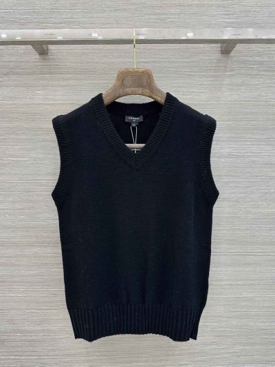 Chanel Cashmere V-Neck Top in Navy