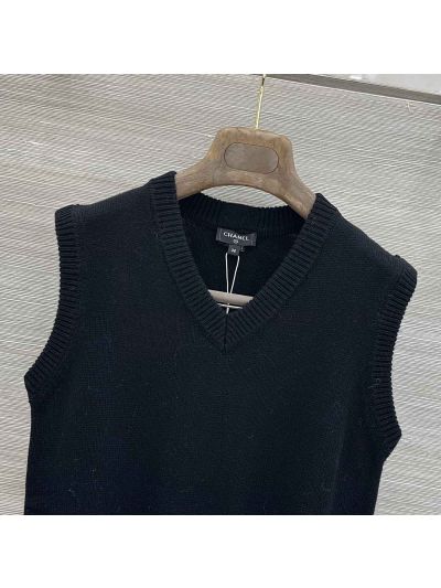 Chanel Cashmere V-Neck Top in Navy