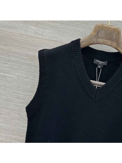 Chanel Cashmere V-Neck Top in Navy