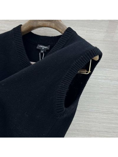 Chanel Cashmere V-Neck Top in Navy