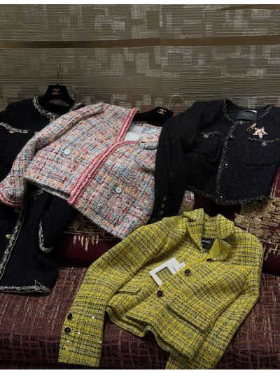 Chanel Contrast-Trim Tweed Blazer in Multicolor