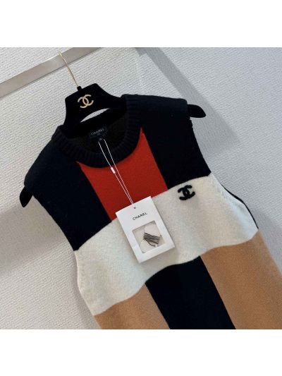 Chanel Sleeveless Contrast-Trim Knit Top in Multicolor