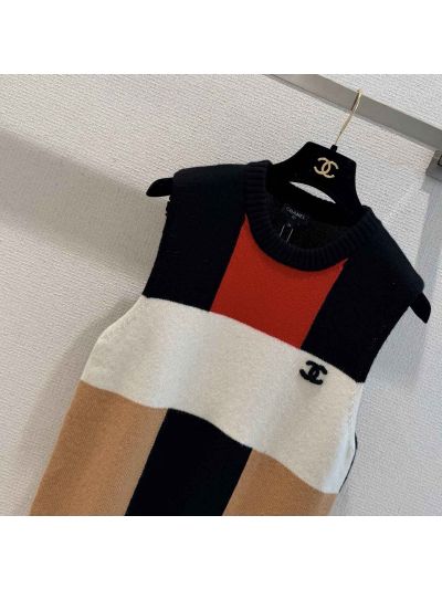 Chanel Sleeveless Contrast-Trim Knit Top in Multicolor