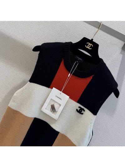 Chanel Sleeveless Contrast-Trim Knit Top in Multicolor