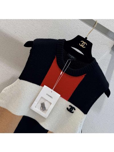 Chanel Sleeveless Contrast-Trim Knit Top in Multicolor