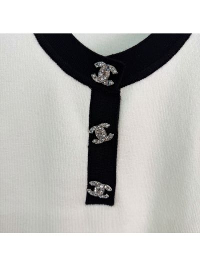 Chanel Sleeveless Contrast-Trim Top in White and Black