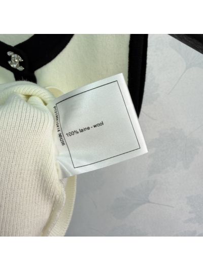Chanel Sleeveless Contrast-Trim Top in White and Black