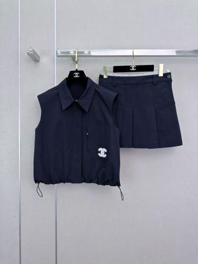 Chanel Sleeveless Cropped Set in Navy and Light Gray