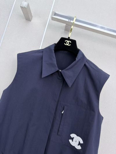Chanel Sleeveless Cropped Set in Navy and Light Gray