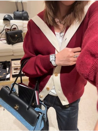 Chanel Sweatshirt