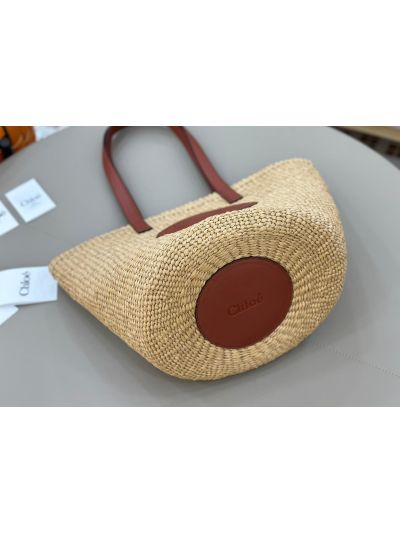Chloe Large Horse Medal Basket Natural Fibers Shoulder Bag Brown - Detail view 5