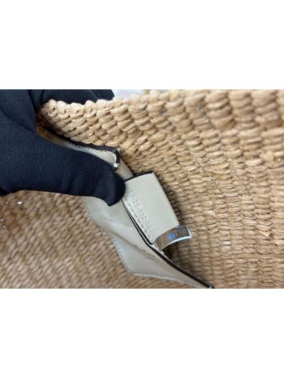 Chloe Large Horse Medal Basket Natural Fibers Shoulder Bag White - Detail view 9