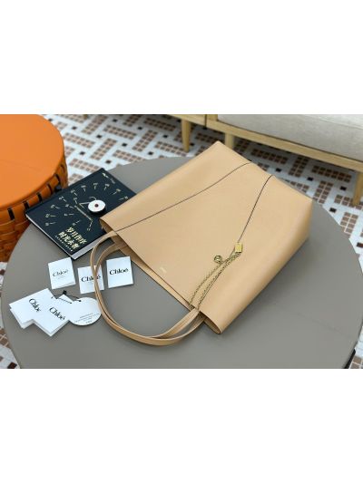 Chloe Large Spin Tote Bag Light Beige Grained Calfskin Leather - Detail view 4