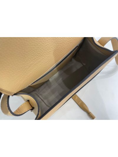 Chloe Marcie Medium Saddle Shoulder Crossbody Bag Beige Grained Calfskin - Detail view 7