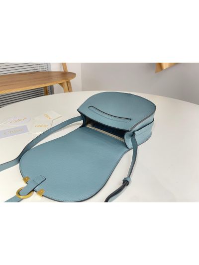 Chloe Marcie Medium Saddle Shoulder Crossbody Bag Light Blue Grained Calfskin - Detail view 5