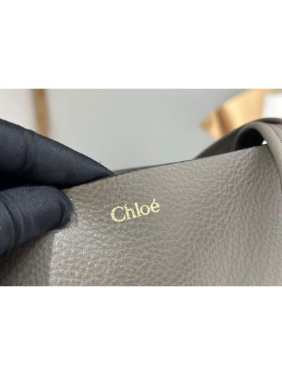 Chloe Medium Spin Tote Bag Gray Grained Calfskin Leather - Detail view 2