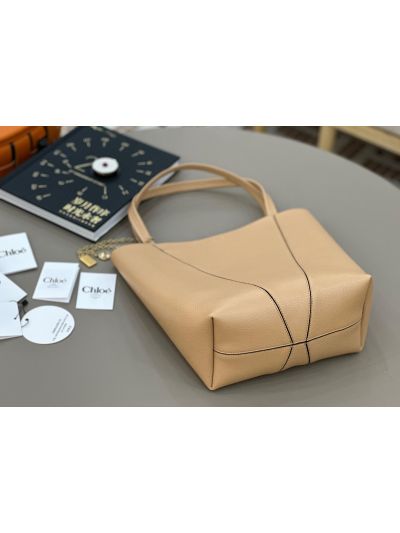 Chloe Medium Spin Tote Bag Light Beige Grained Calfskin Leather - Detail view 4