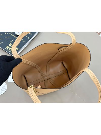 Chloe Medium Spin Tote Bag Light Beige Grained Calfskin Leather - Detail view 8