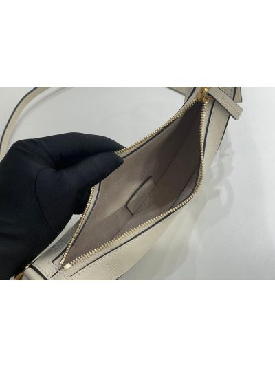 Chloe Mini Banana Shoulder Crossbody Bag White Grained Leather - Detail view 8