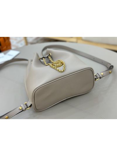 Chloe Small Bracelet Backpack Bag Gray Grained Leather - Detail view 7