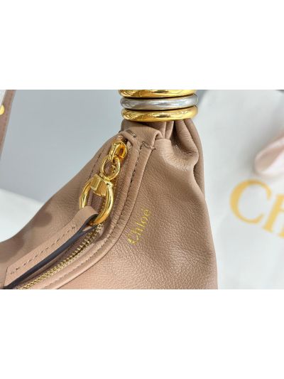 Chloe Small Bracelet Hobo Shoulder Crossbody Bag Nude Grained Leather - Detail view 2