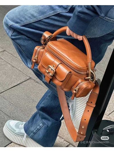Chloe Small Camera Shoulder Crossbody Bag Brown Shiny Leather - Detail view 9