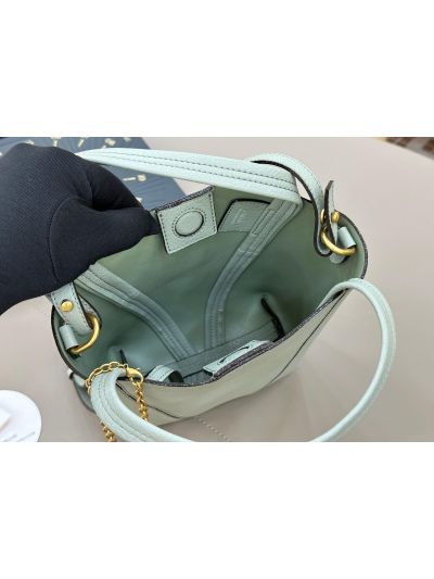 Chloe Small Spin Tote Bag Light Blue Grained Calfskin Leather - Detail view 8