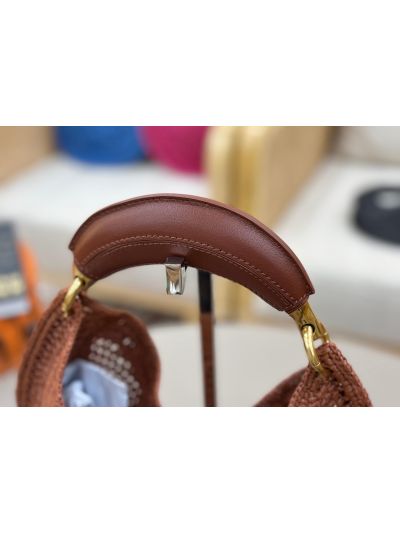 Chloe Summer Banana Raffia Hobo Shoulder Bag Brown - Detail view 7