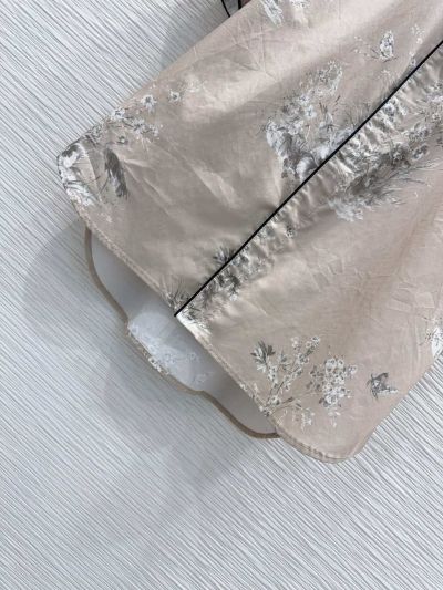 Dior Contrast-Trim Floral Blouse in Beige