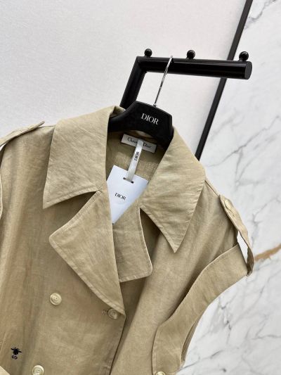 Dior Cropped Contrast-Trim Coat in Beige