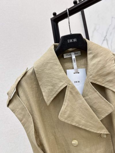 Dior Cropped Contrast-Trim Coat in Beige