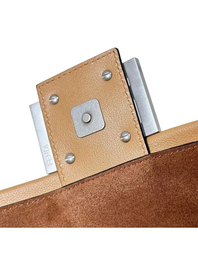 Fendi Large Baguette Chain Beige Leather Shoulder Crossbody Bag A8669 Beige 2523699