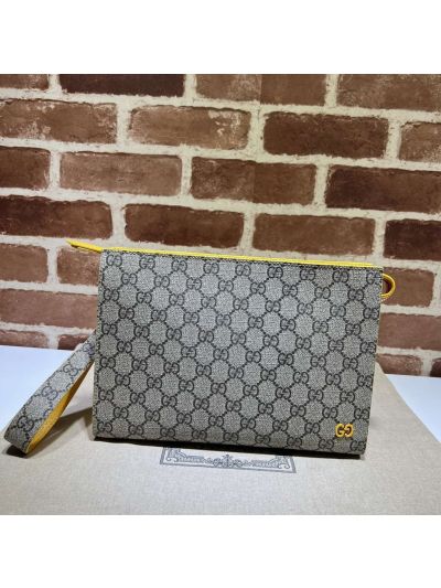 Gucci GG Canvas Clutch in Beige/Yellow