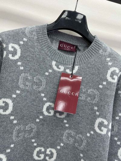 Gucci Crew Neck Cashmere Knit Top in Grey